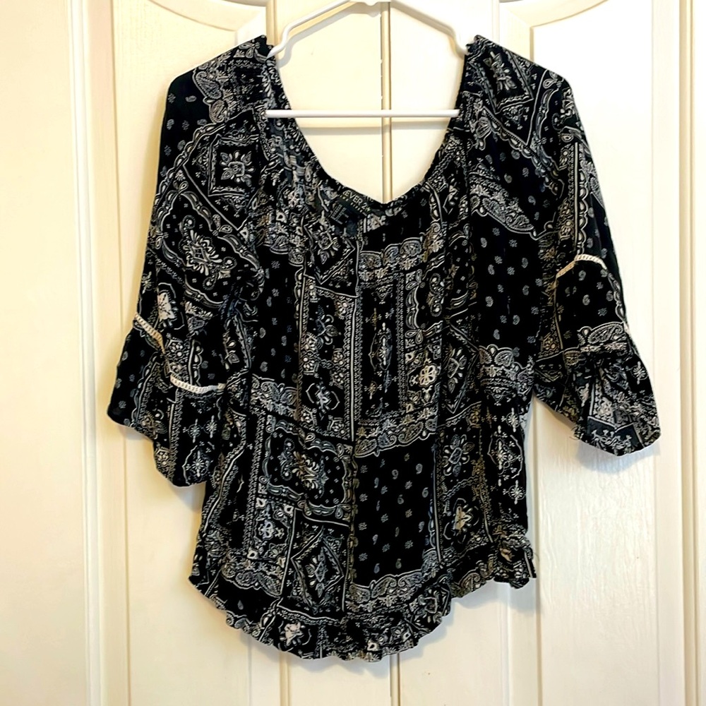 Forever 21 Bohemian Black & White Crop Top Size 2X